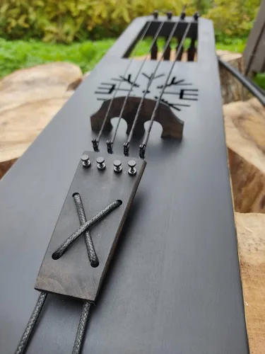 Vista 7 de Talharpa Alric Bass 5 (Taglharpa/Jouhikko) Lira escandinava