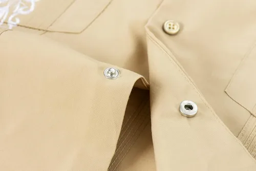 Vista 3 de Guayabera - Camisas de manga corta para hombre con broches cubanos
