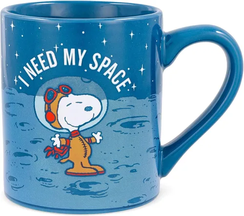 Vista 18 de Silver Buffalo Peanuts Featuring Snoopy Racing Team Finish Line 3D Sculpted Handle Ceramic Mug, 20 Ounces