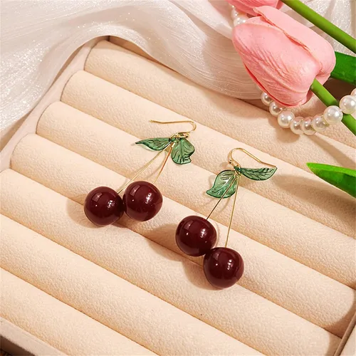 Vista 6 de Aretes colgantes de cereza para mujer, bonitos y realistas, ligeros, con frutas, hechos a mano, cereza roja con borla de hoja, aretes colgantes 3D