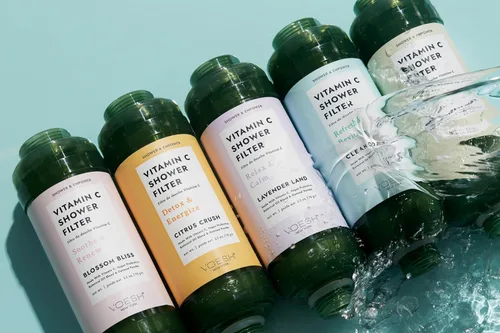 Vista 5 de VOESH Filtro de ducha con vitamina C, Blossom Bliss, aromaterapia de ducha, purificador de agua, suavizante de agua, probióticos veganos, cabezal