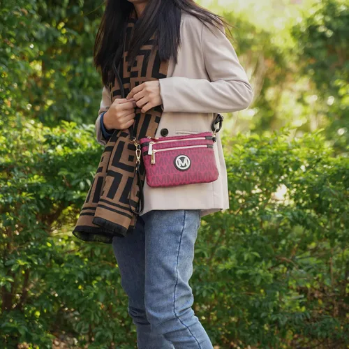 Vista 4 de MKF - Bolso cruzado para mujer, correa para la muñeca, bolso de hombro de piel sintética, bolso de bolsillo pequeño, color negro