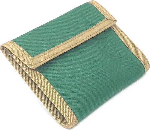 Vista 6 de Cartera de nailon plegable California con bolsillo interior. Cierre de gancho y bucle. Fabricado en Estados Unidos, Borgoña, Bifold