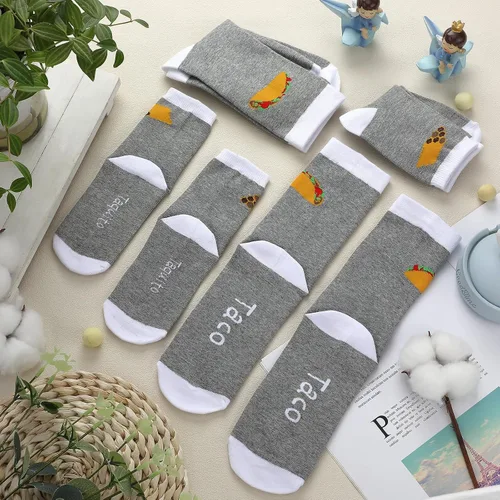 Vista 4 de Jiuguva Juego de 4 pares de calcetines a juego para papá y bebé, trajes a juego para papá e hijo, regalos de Navidad, regalos para papá por primera