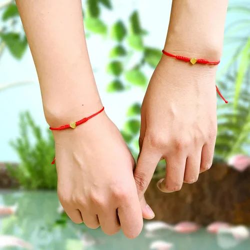 Vista 13 de Regalos para el día de la madre para mamá, hilo rojo, para madre e hija, juego de 2 pulseras de corazón a juego para mamá y yo, pulsera roja
