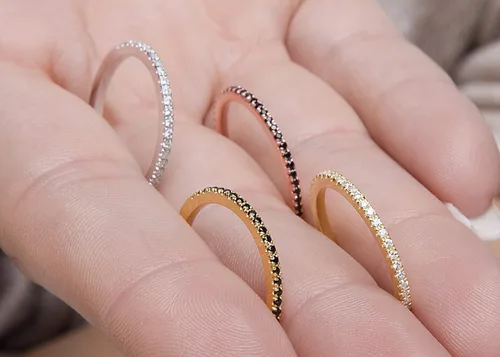 Vista 5 de Banda de diamantes fina para mujer, banda de eternidad de diamantes delicados, anillo de eternidad con micropave, anillo de compromiso