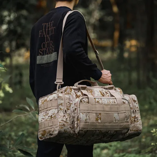 Vista 4 de AB Tactical Series Duffle Bag Gym Travel Senderismo y Trekking Bolsa de deportes Bolsa de caza y pesca, Desert Digi Camuflaje 2, Bolsa de lona