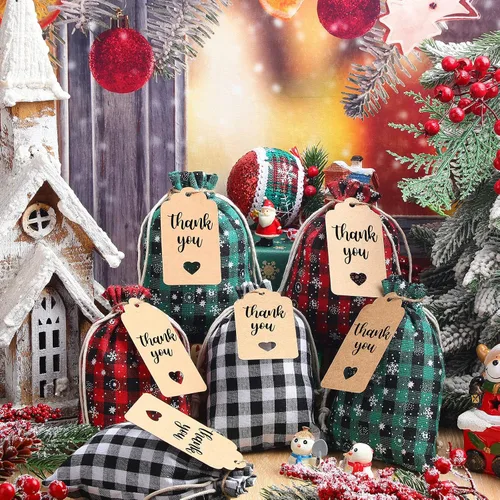 Vista 2 de Shappy 24 bolsas de Navidad con cordón, bolsas de arpillera a cuadros de Navidad, bolsas de lino con cuerda de 32.8 pies, 24 tarjetas
