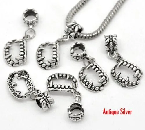 Vista 2 de Sexy Sparkles Dije de dientes de vampiro de Halloween para pulsera de cadena de serpiente, Aleación de metal de zinc