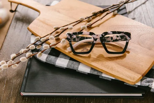 Vista 4 de Peepers by PeeperSpecs womens Oprah's Favorite Things Take a Bow Oversized Square Blue Light Blocking Reading Glasses