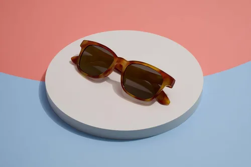 Vista 10 de Peepers by PeeperSpecs Gafas de sol polarizadas cuadradas unisex de 18 hoyos, sin corrección