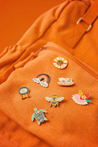 Vista 5 de Karma, Alfileres esmaltados, bonitos alfileres esmaltados para mochilas, chaquetas, sombreros y bolsos, gato