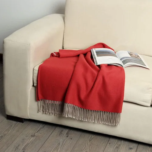 Vista 4 de Lima Mystery - Manta de mezcla de lana de alpaca, tejida a mano, suave, cálida, diseño de color sólido, 63 x 52 pulgadas (rojo brillante/beige)