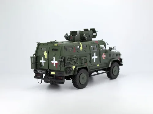 Vista 5 de ICM 35014 - 'Kozak-2', Vehículo Blindado Ucraniano Clase MRAP (100% Nuevos moldes) - Escala 1:35