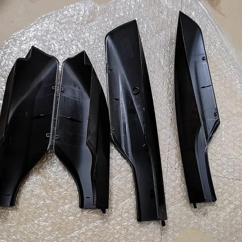 Vista 6 de Cubierta para patas de portaequipajes para portaequipajes, cubierta de protección de extremo de riel de la barra, repuesto negro para RAV4 RAV 4