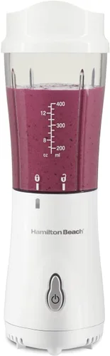 Vista 2 de Hamilton Beach Licuadora portátil para batidos y batidos con taza de viaje y tapa sin BPA de 14 onzas y licuadora portátil para batidos y batidos