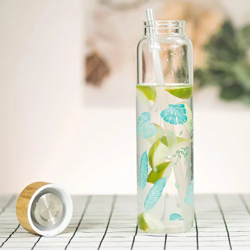 Vista 2 de Botella de agua de vidrio de 32 onzas con popote, botella de vidrio de borosilicato de boca ancha con tapa de bambú y funda de neopreno Plátano