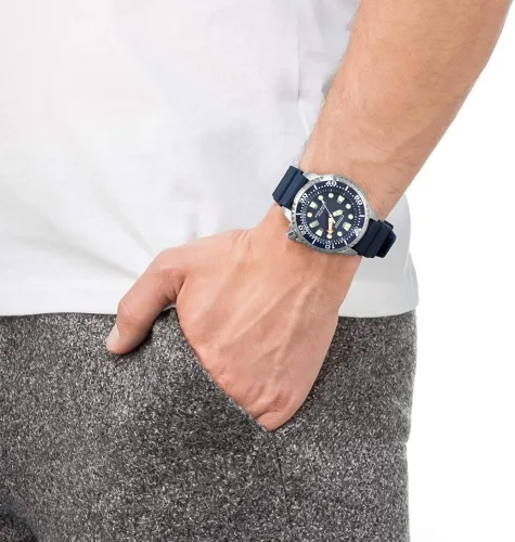 Vista 4 de Citizen Promaster Diver - Reloj con correa de goma para hombre, Correa