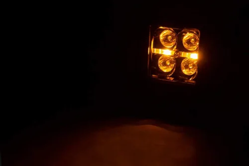 Vista 2 de Rough Country 2" Serie Negra Luces LED Cúbicas Cuadradas DRL Ámbar - 70903BLKDRLA