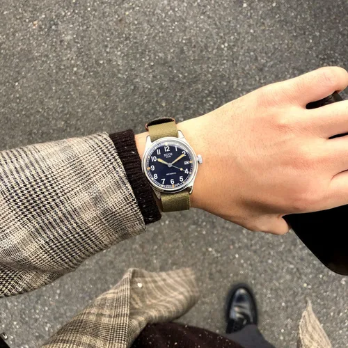 Vista 8 de KUOE Old Smith 90-002, Automatic NH35 Movement, Navy Dial, Replacement Belt Included