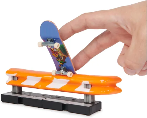 Vista 8 de Tech Deck Versus Series - Fingerboard Set of 2 with Obstacle, Trick Cards and Accessories (Random Selection - Assorted Products) for Fingerboarding
