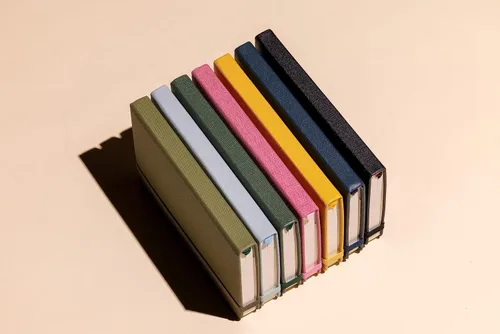 Vista 7 de ANECDOTE. Cuaderno pequeño (paquete de 2) – Diario de bolsillo de alta calidad para escribir notas – Compacto, duradero, diario de viaje ideal