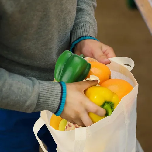 Vista 2 de Boao Paquete de 40 bolsas de compras reutilizables a granel de 14 x 10 x 4 pulgadas, bolsas de compras para comestibles, bolsas de tela no tejida