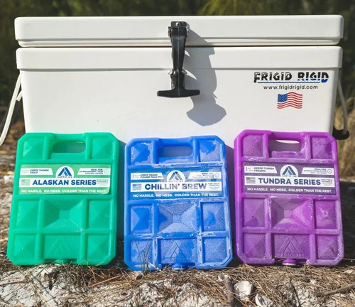 Vista 7 de Arctic Ice Bolsa de hielo reutilizable de larga duración de la serie Alaskan, se congela a 32 ° Fahrenheit, mantiene los alimentos y bebidas frescos