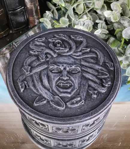 Vista 6 de Ebros Mitología griega Severed Head of Goddess Medusa con pelos de serpiente, caja de joyería redonda decorativa, joyero, hermanas gorgonas