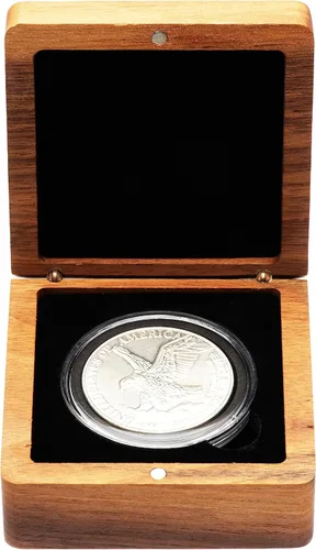 Vista 2 de Caja de presentación de monedas de madera de nogal individual Caja de almacenamiento cuadrada de 3.1 in y cápsulas de monedas de plástico con junta