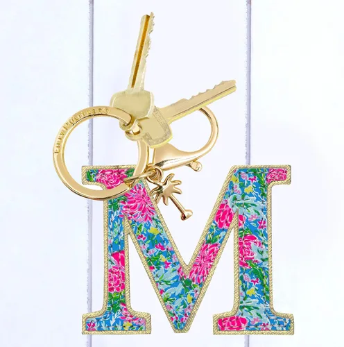 Vista 3 de Lilly Pulitzer Llavero con inicial de piel sintética para mujer.