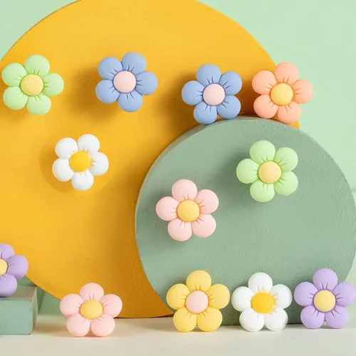 Vista 3 de NEVEGE Dijes de flores para zapatos para niñas, bonitos dijes de diseño para zapatos para adultos, adolescentes, niños, decoración de zapatos
