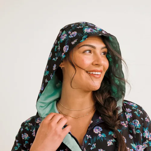 Vista 5 de Vera Bradley Impermeable plegable resistente al agua para mujer