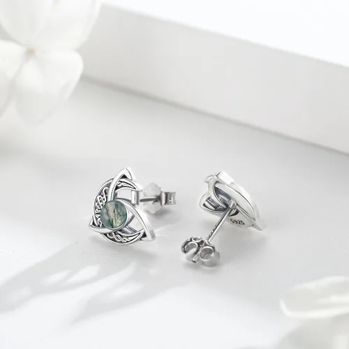 Vista 2 de Aretes de tuerca de luna celta de plata de ley 925 con nudo celta, triángulo, vintage, de buena suerte, regalos irlandeses para mujer