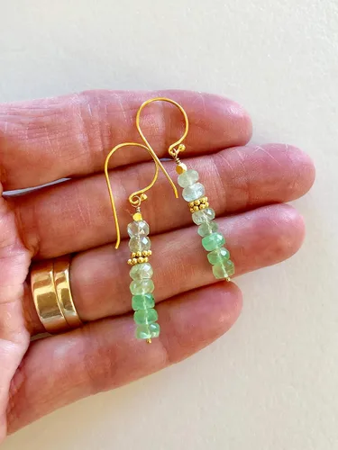 Vista 6 de Aretes de piedra lunar verde lima, aretes de piedra lunar degradada, delicados colgantes de piedra lunar, aretes de piedras preciosas, novia, oro