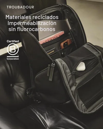 Vista 9 de Mochila Troubadour Pioneer 3.0