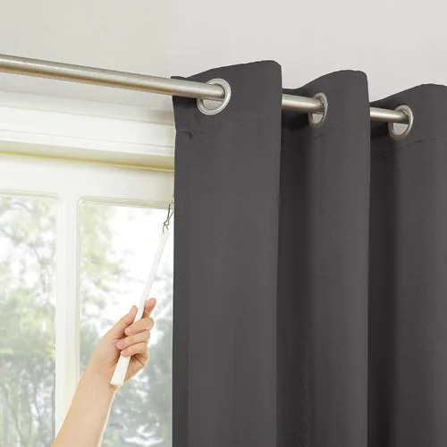 Vista 200 de Sun Zero Easton Panel de Cortina Opaca con Ojales de Ahorro de Energía, 40" x 63", Gris, Gris Raíz = {'valor': "['Gris']"}