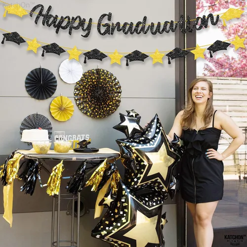Vista 9 de KatchOn, Cartel de graduación con purpurina 2025 – NO DIY, 6.5 pies Decoración de gorra de graduación negra y dorada para decoraciones