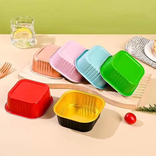 Vista 6 de Findful - Juego de 40 moldes cuadrados de papel de aluminio para cupcakes de 10 oz con tapas, moldes para brownies, moldes desechables grandes
