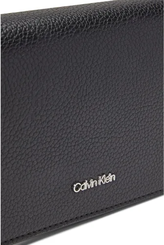 Vista 4 de Calvin Klein Billetera novedosa en una cuerda