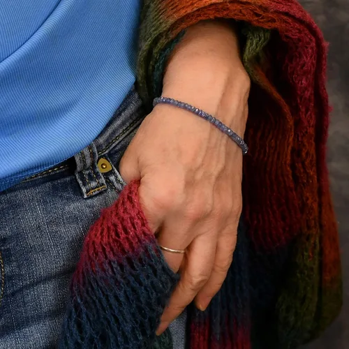 Vista 3 de Mystic Self Pulsera de tanzanita, hecha a mano con piedras preciosas azules naturales y cuentas de cristal curativo chakras mujeres hombres niñas