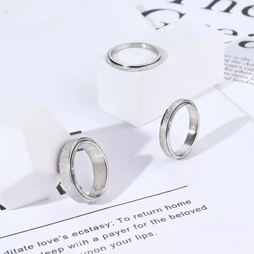 Vista 47 de Diamday Anillos antiestrés para mujeres y hombres – Anillo giratorio de acero inoxidable de 2/4 para aliviar la ansiedad y el estrés, con purpurina