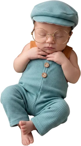 Vista 10 de Accesorios para fotografías de bebé recién nacido o de meses, con gorra a rayas y mameluco Beige