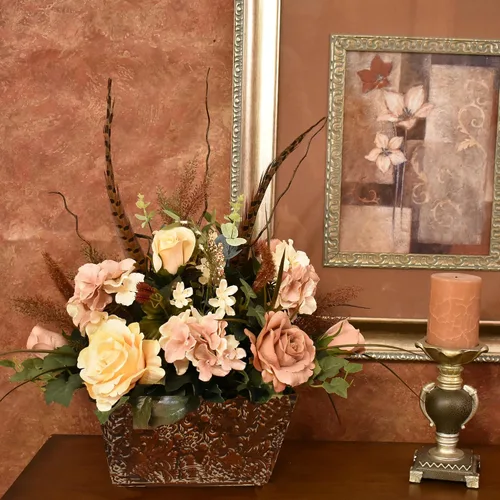 Vista 2 de Arreglo Floral de Seda con Rosas y Hortensias AR519