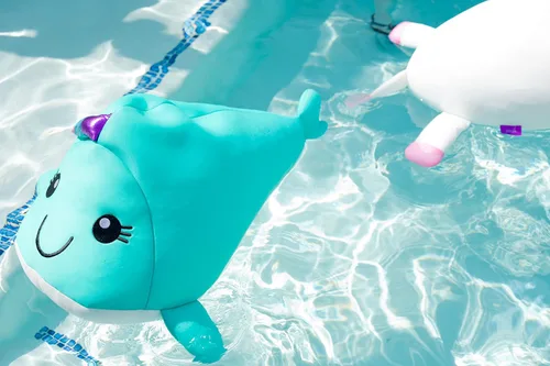 Vista 6 de Posh Creations Narwhal - Fideos y flotadores de piscina con EPS para niños, diversión no inflable para saltar, descansar y montar en la piscina