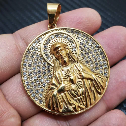 Vista 4 de Colgante de acero inoxidable con dije de medalla de Jesús Santo en tono dorado
