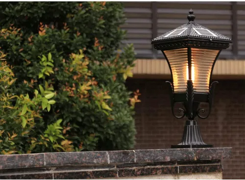 Vista 3 de Luces de poste al aire libre, luz LED de columna de energía solar al aire libre, impermeable, luz de energía solar, estilo europeo, luz de chalet