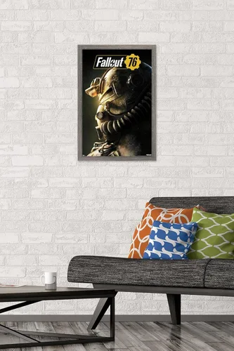 Vista 2 de Trends International Fallout: 76 - Helmet Close-Up Wall Poster, 22.4L x 14.7W, Barnwood Framed Version