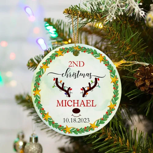 Vista 4 de Adorno de Navidad personalizado de segundo regalo para bebé, hijo, hija, nombre personalizado, reno, corona de bebé, adorno de Navidad 2025, adorno