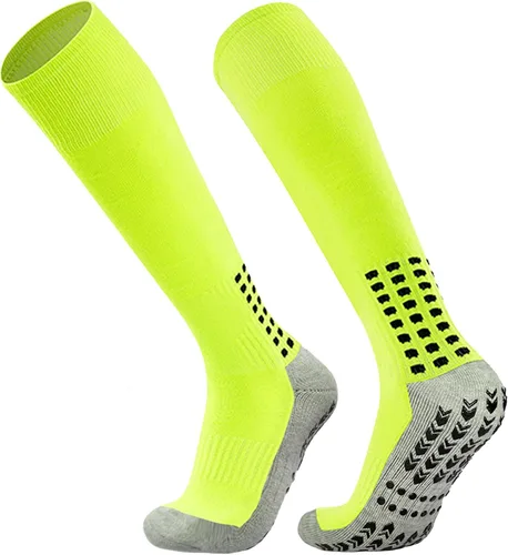 Vista 2 de Vegove Calcetines de fútbol acolchados para hombre con agarre antideslizantes calcetines deportivos hasta la rodilla base de compresión de fútbol